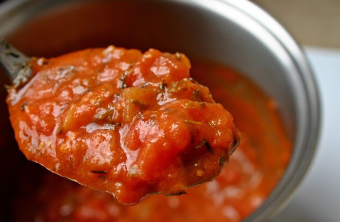 Tomaten-sugo-einkochen